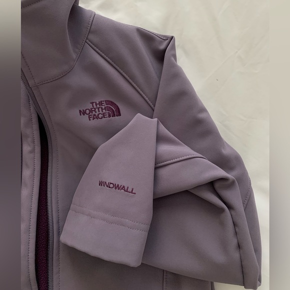 North Face Women’s Windwall Jacket Size XS - Picture 6 of 8